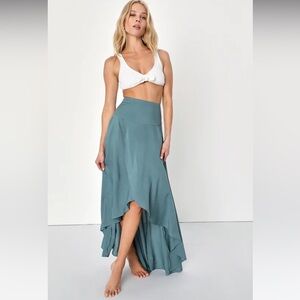 NWT ONeill high low maxi skirt! Size XS
